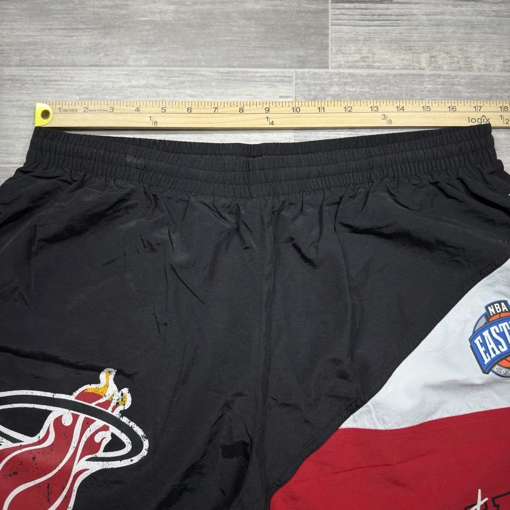 Miami Heat Mitchell & Ness NBA Adult Woven Vintage Logo Shorts Men's Size XL NEW